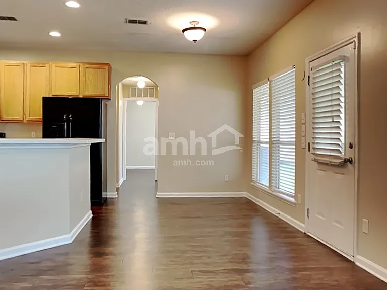 9146 Prosperity Lake Dr — Photo 8