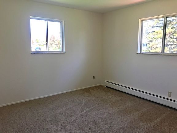 5th image of 2070 Hillsdale Dr