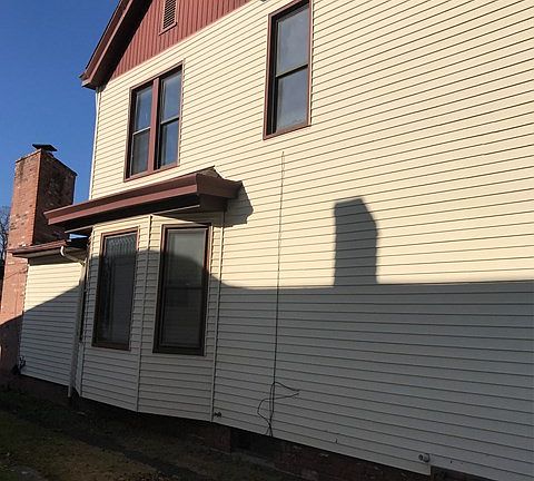 2nd image of 1725 Baird Ave