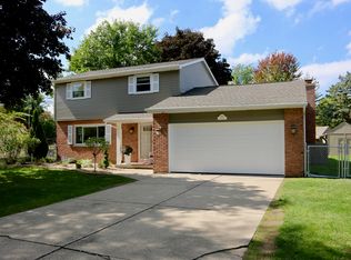 2813 Waterford Dr, Saginaw, MI 48603