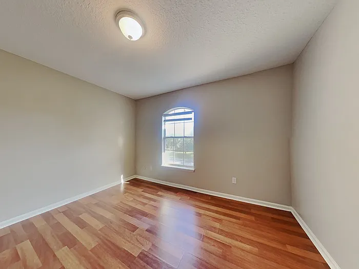 925 Indian River Rd — Photo 8