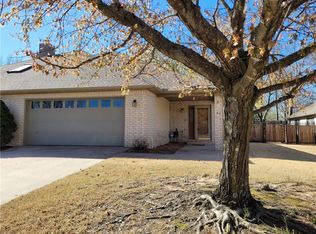 63 E Cydnee St, Fayetteville, AR 72703