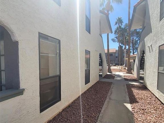 3rd image of 2812 Bluegill Way Unit A