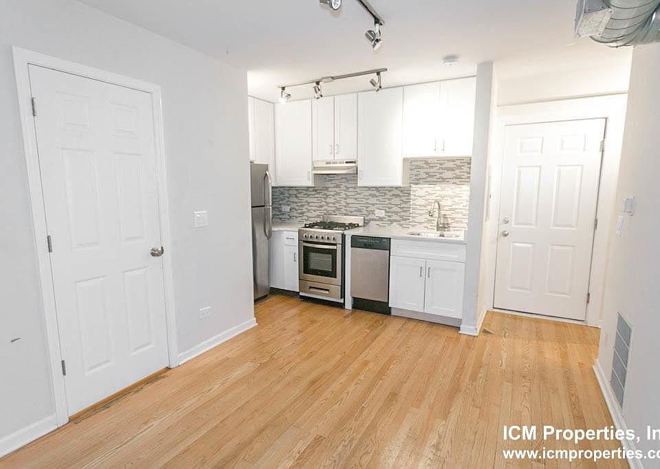 1st image of 2518 W Leland Ave #1