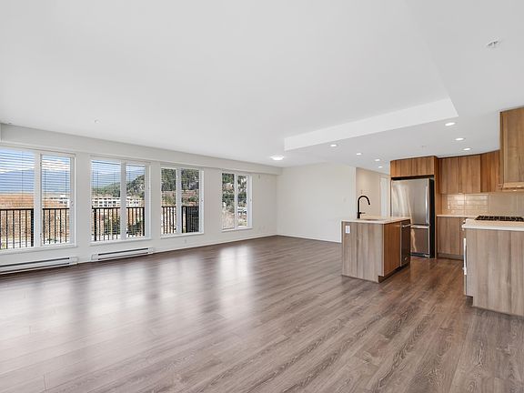 2nd image of 1365 Pemberton Ave #511