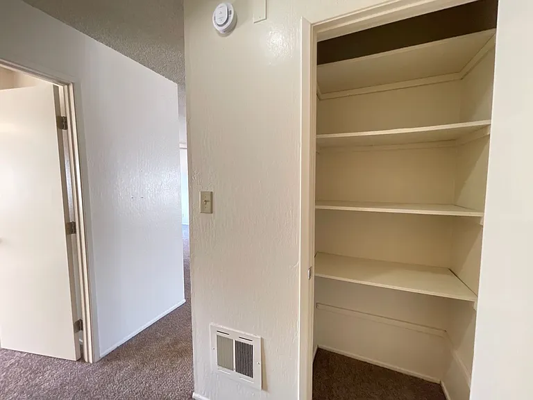 Sharis Apartments — Photo 76