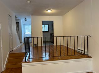 11 King Arthur Dr Unit 6J, Niantic, CT 06357