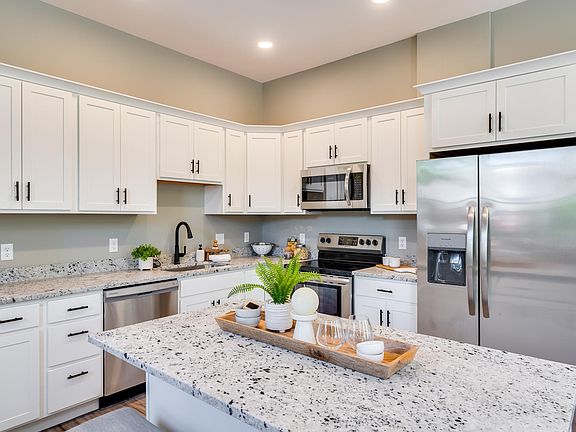 5th image of 1112 Pike St Unit 1