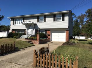 1 Maple Rd, Burlington, NJ 08016