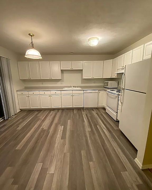 2nd image of 4 Andy Ct APT 2