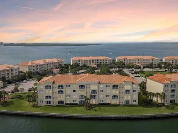 19 Harbour Isle Drive W #202, Fort Pierce, FL 34949