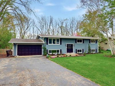 1015 W Devonshire ROAD, Delafield, WI, 53018