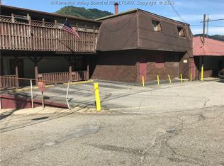 1328 Fayette Pike W, Montgomery, WV 25136