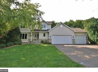 1325 Wildflower Ln, Chaska, MN 55318