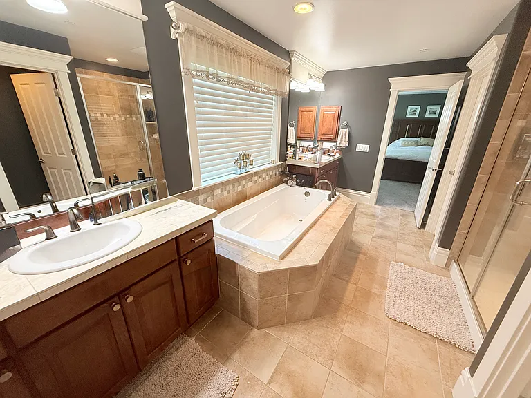 2516 NW Stoney Creek Dr — Photo 9