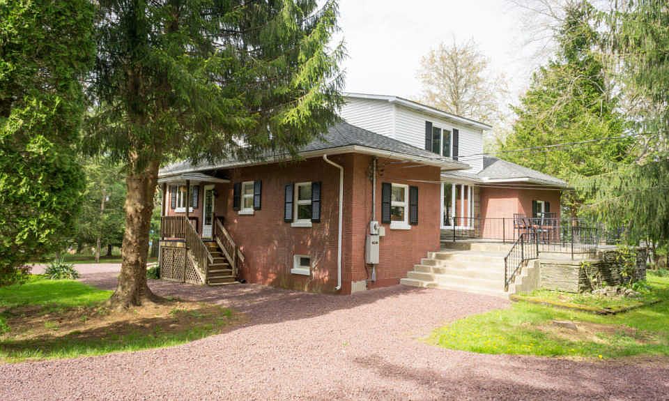 1st image of 1387 Lakeview Dr