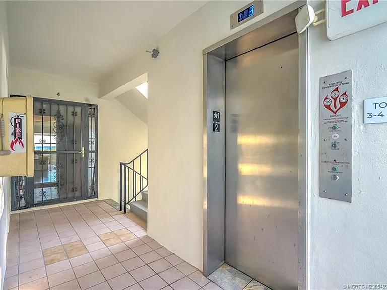 1289 NE Ocean Blvd #4 — Photo 37
