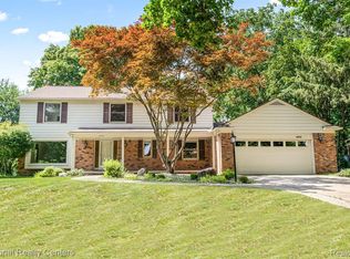 4258 Westover Dr, West Bloomfield, MI 48323