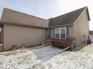 3505 Ballyford Dr, Bloomington, IL 61704