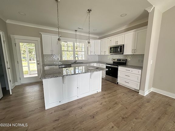 3rd image of 58 N Rowsham Place