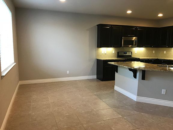 3rd image of 4922 Monrovia Dr