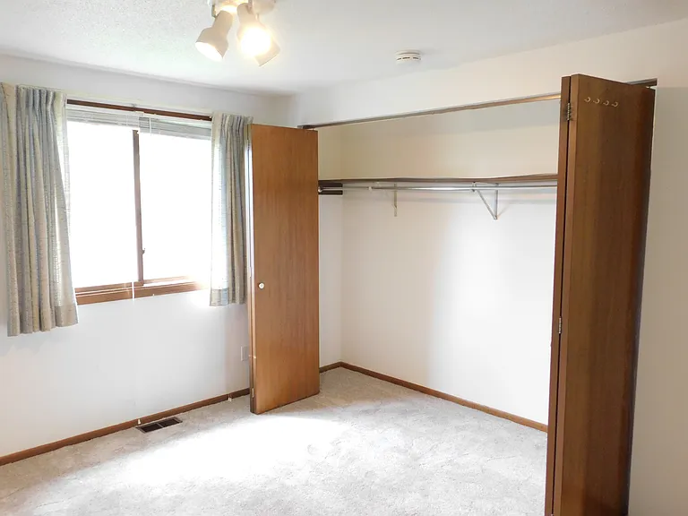 825 Woodgate Dr — Photo 15