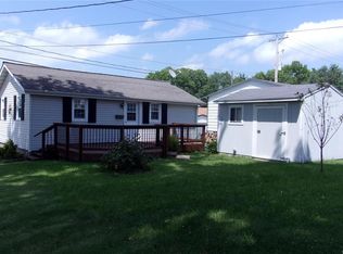 815 Olive St, Highland, IL 62249