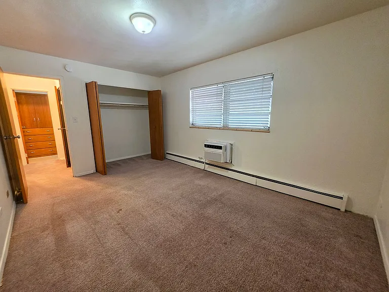 702 Emery — Photo 10