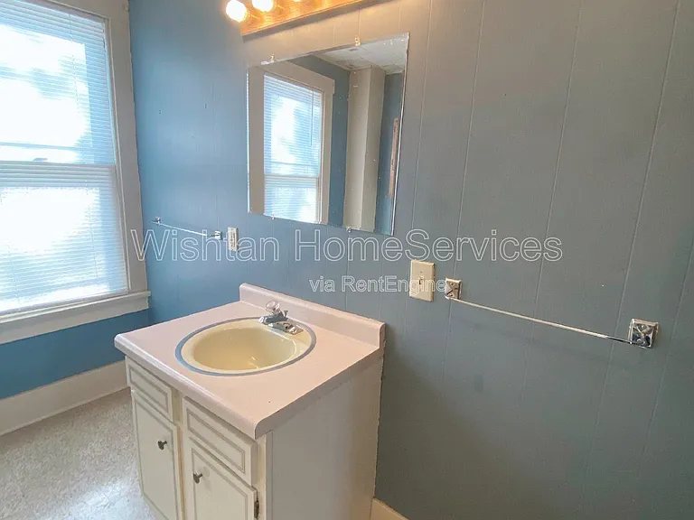 209 Chandler Blvd #A — Photo 12
