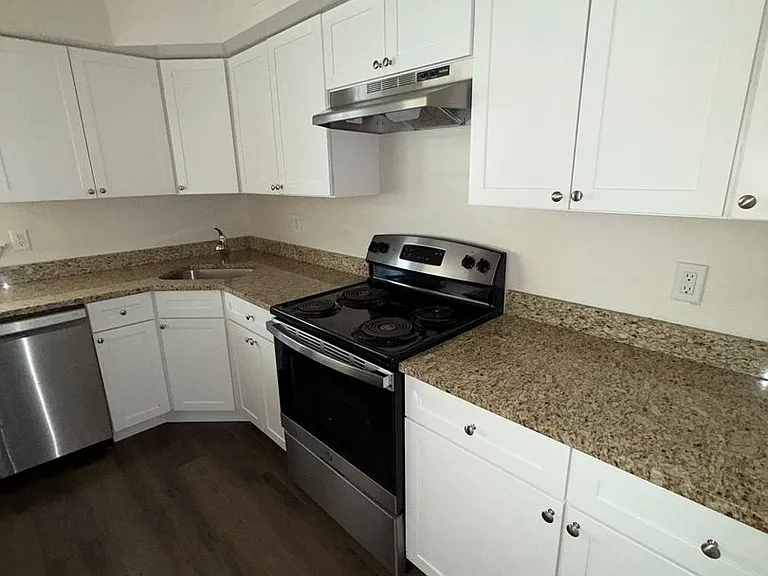 13017 Bennett Pl — Photo 15