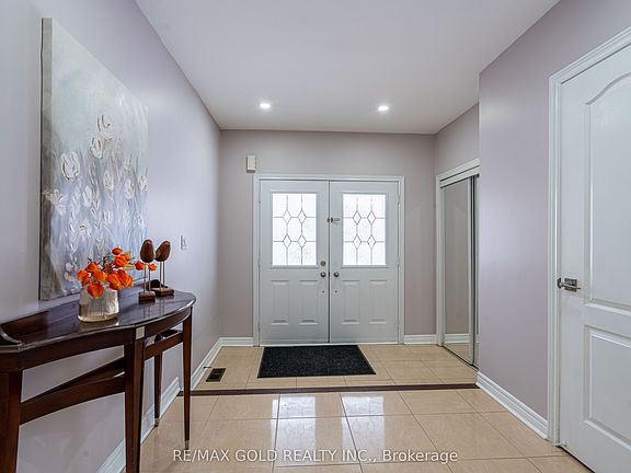 3rd image of 72 Barleyfield Rd