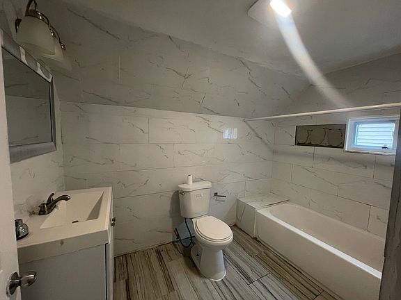 4th image of 93 Wakefield Ave