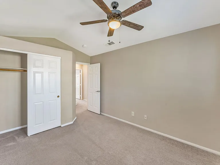 10401 Horseback Ridge Ave — Photo 23