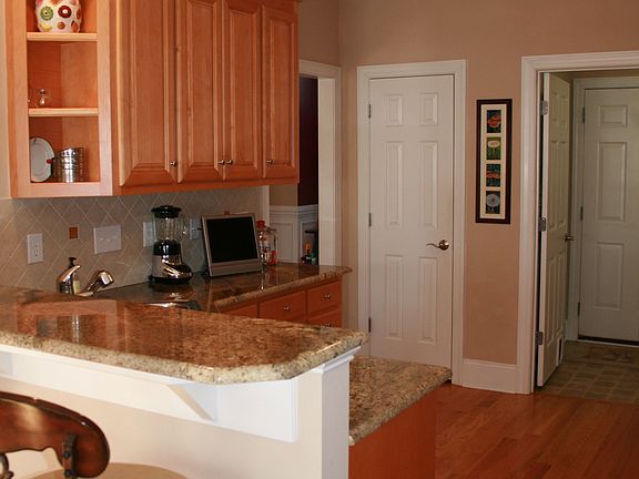 Kitchen bar, hardwoods