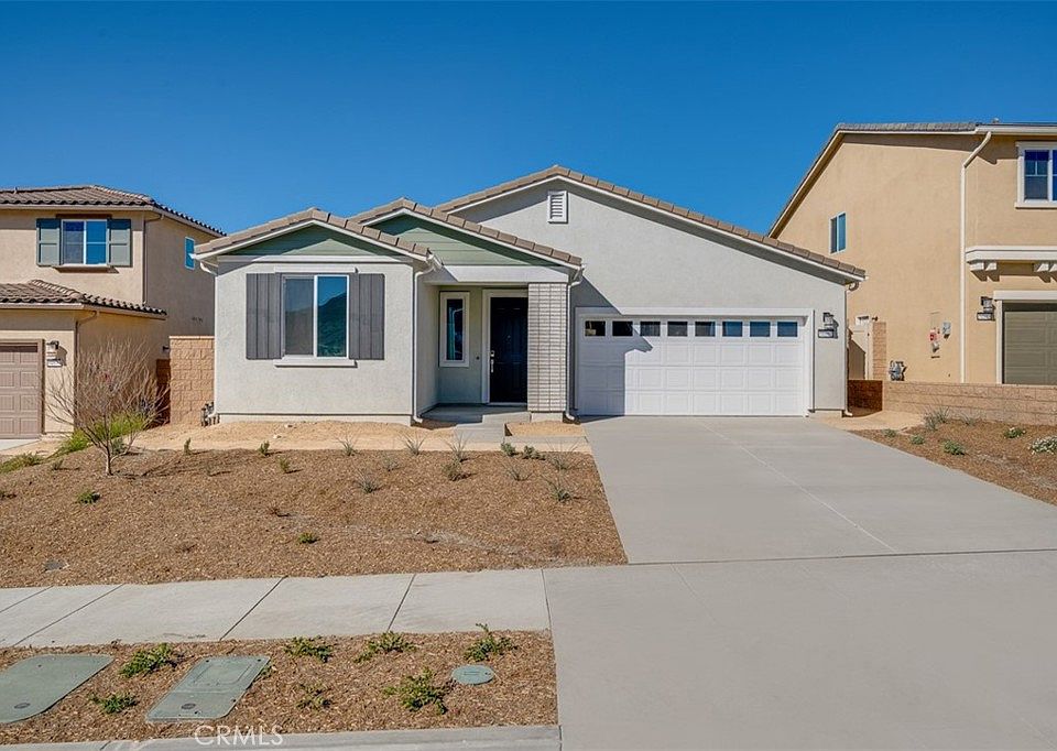 1st image of 34667 Flannery Ave