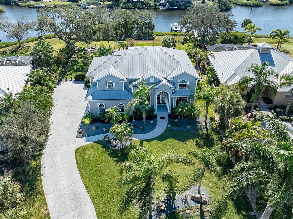 1st image of 877 HILLCREST DRIVE