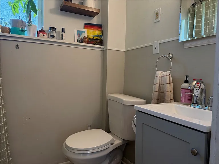 69 Averill Ave — Photo 9