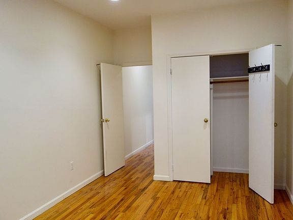 3rd image of 123 Putnam Ave #3