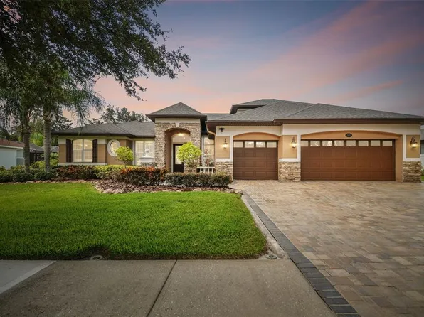 5602 Clouds Peak Dr, Lutz, FL 33558