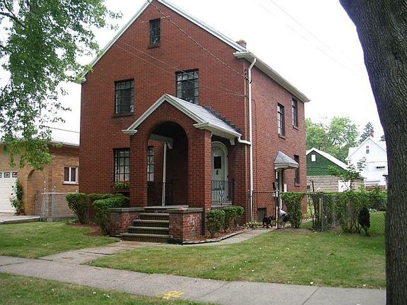 2nd image of 1714 La Salle Ave