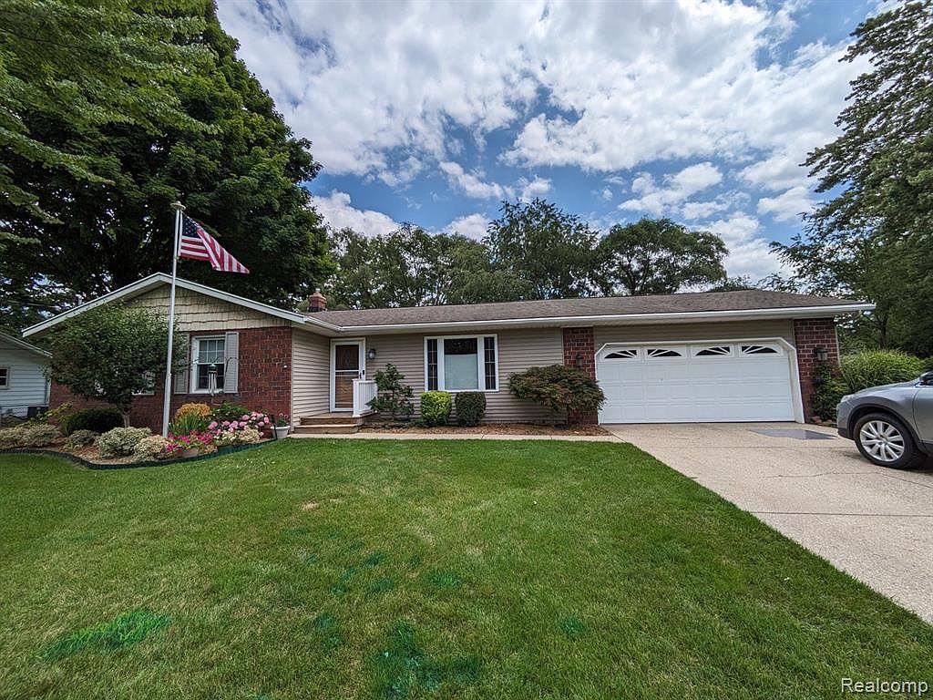 8920 Victor Ave, Jenison, MI 49428 Zillow
