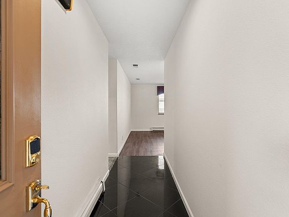 4th image of 10117 Mesa Arriba Ave NE