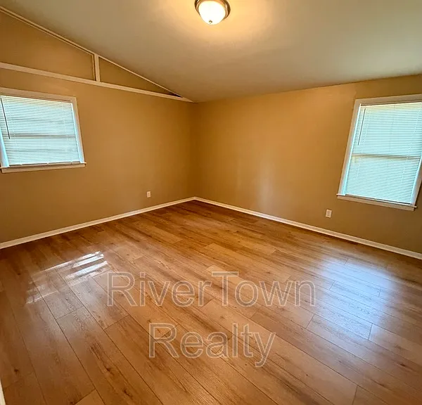 4825 Bridgedale Ave — Photo 10