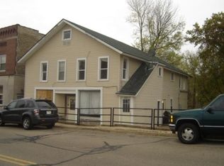 543 S Main St, Fall River, WI 53932