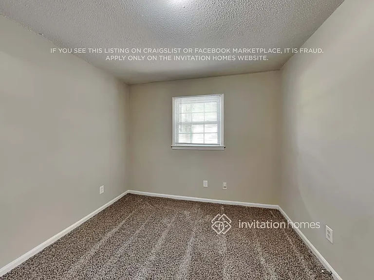 812 E John St — Photo 15