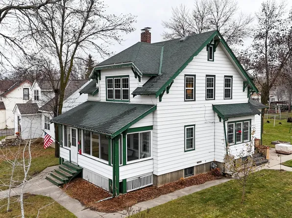 291 Stearns Ave E, Eden Valley, MN 55329