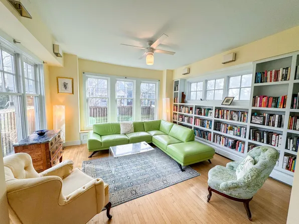 3 Howland St, Cambridge, MA