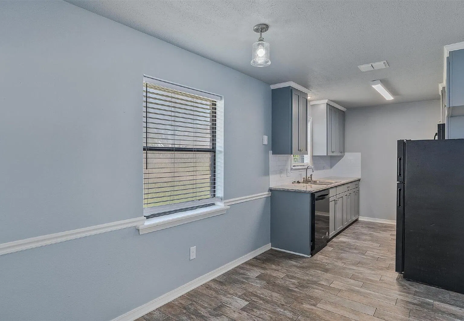 3 bed, 2.0 bath, 1072 sqft, $1,500 — Photo 4