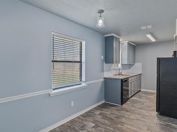 4th image of 5804 Catherine Ct