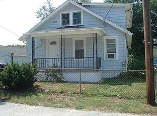 15 Proctor Ave, Warwick, RI 02888